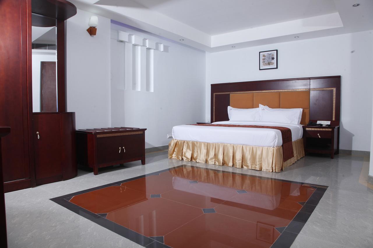 Hotel Hiton Perintalmanna Стая снимка