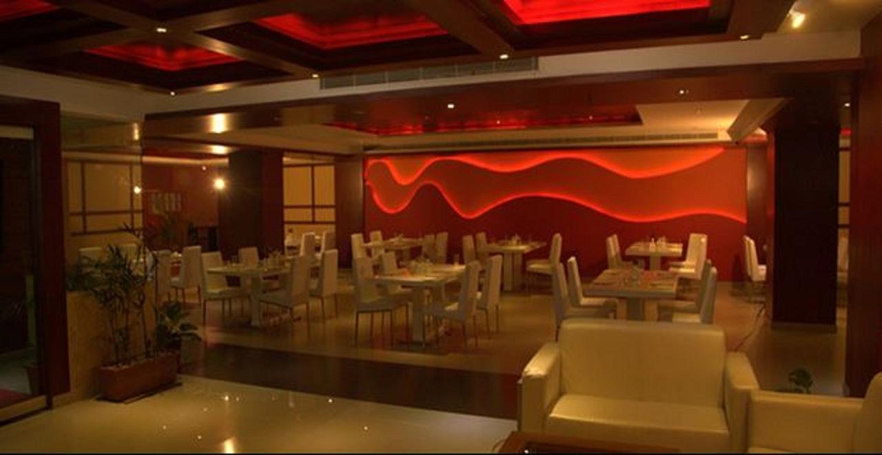 Hotel Hiton Perintalmanna Екстериор снимка