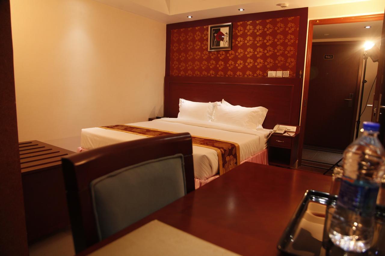 Hotel Hiton Perintalmanna Екстериор снимка
