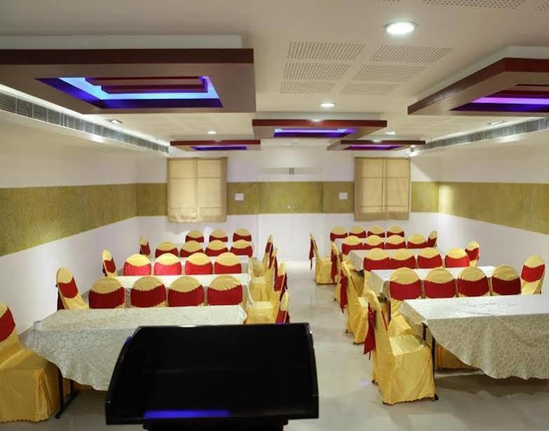 Hotel Hiton Perintalmanna Екстериор снимка
