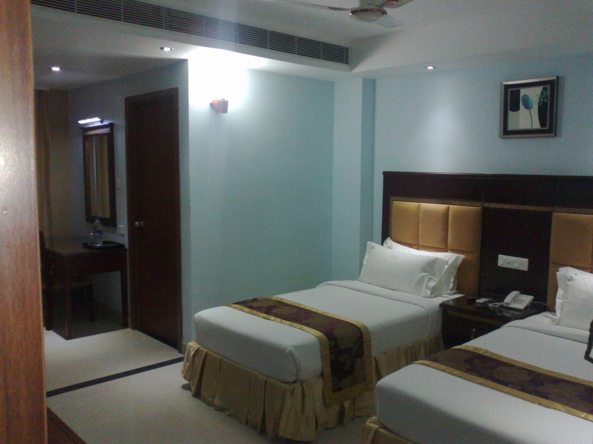 Hotel Hiton Perintalmanna Екстериор снимка